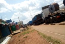 Chaos at Malaba border as truck drivers threaten to burn down the border post