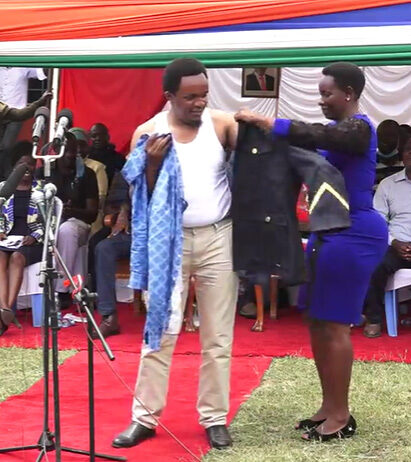 VIDEO; CAS Education Zack Kinuthia undresses in public, the married woman who dressed him in trouble