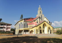 Chaos in church as Vihiga, Bungoma, Kakamega Senators are attacked by Kanduyi MP, Bungoma Governor’s hired goons