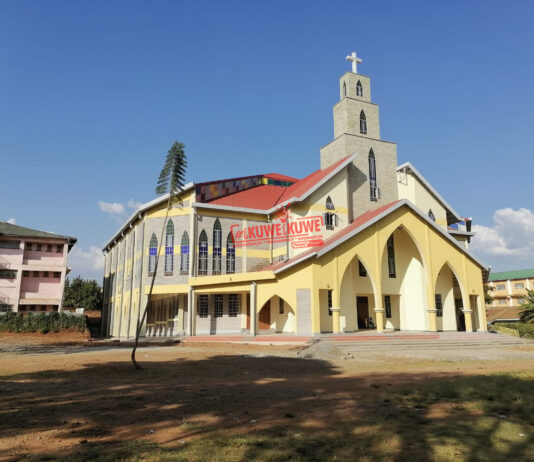 Chaos in church as Vihiga, Bungoma, Kakamega Senators are attacked by Kanduyi MP, Bungoma Governor’s hired goons